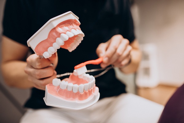 Обучение основам гигиены зубов