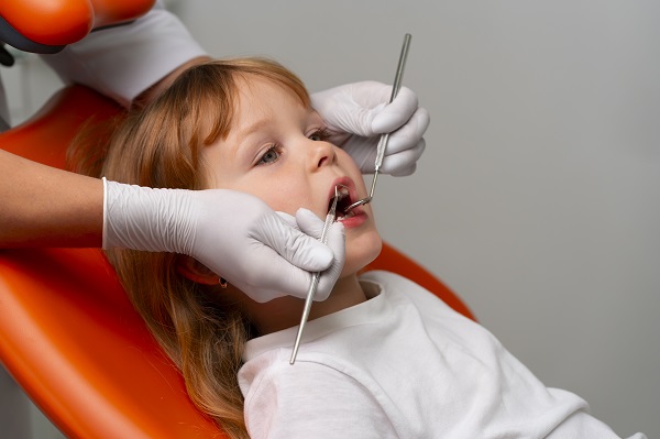 Дитячий стоматолог